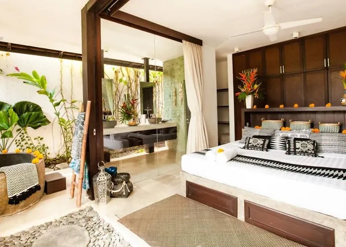 Besok * Seminyak (Bali)